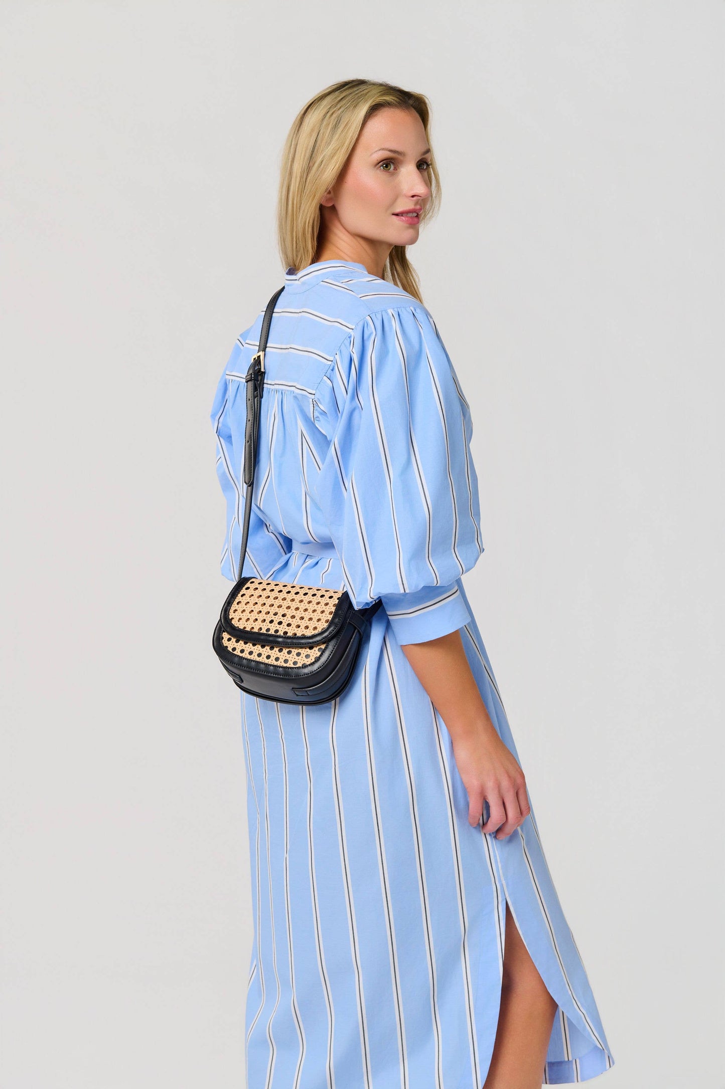 LYRA CROSS-BODY