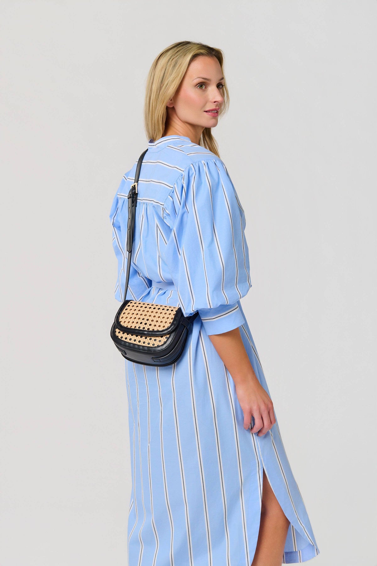 LYRA CROSS-BODY